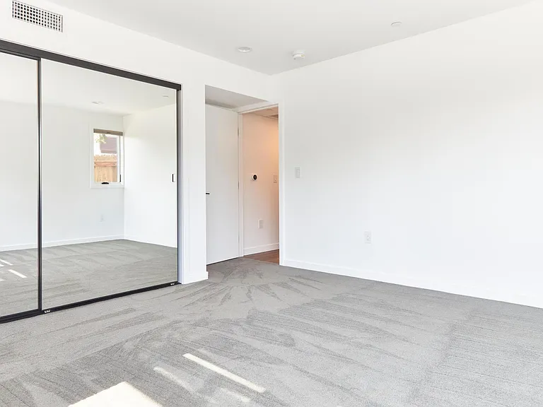 321 Rose Ave #1 — Photo 20