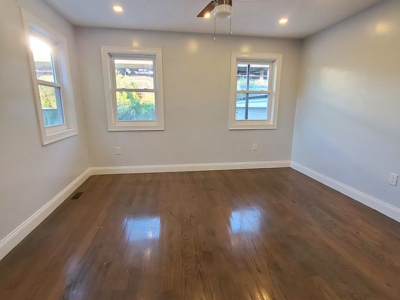 3rd image of 13461 Bedell St Floor 1