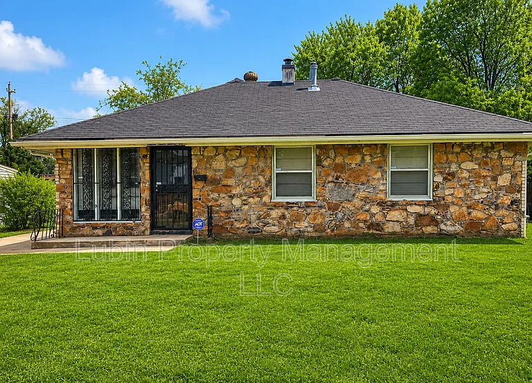 3266 Rochester Rd — Photo 1