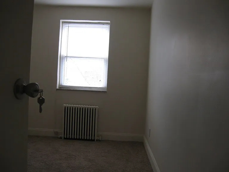 640 Southcrest Dr — Photo 5