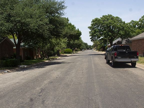 4th image of 4222 Laurel Oak Dr