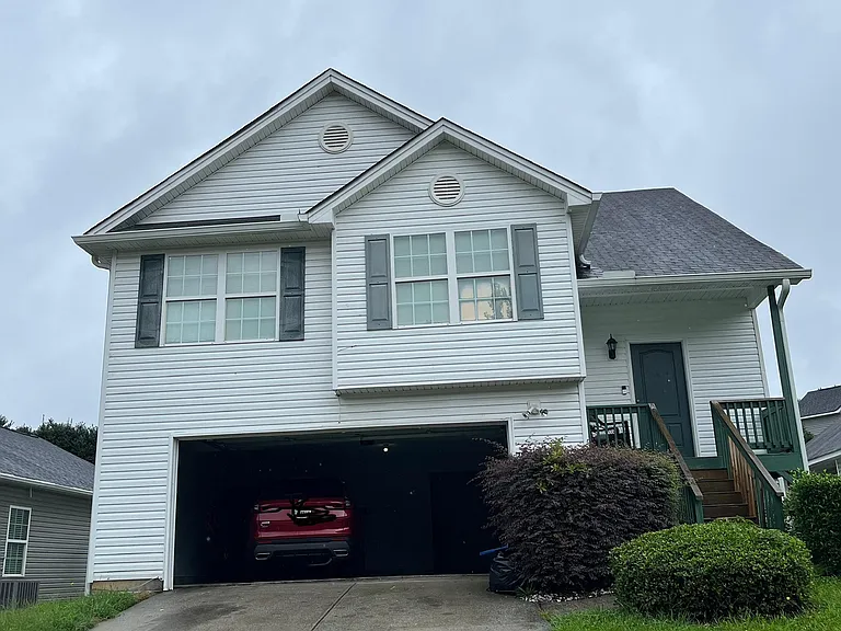 265 Victoria Blvd — Photo 2