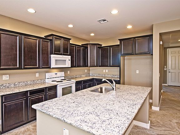 Gorgeous Kitchen Amenities