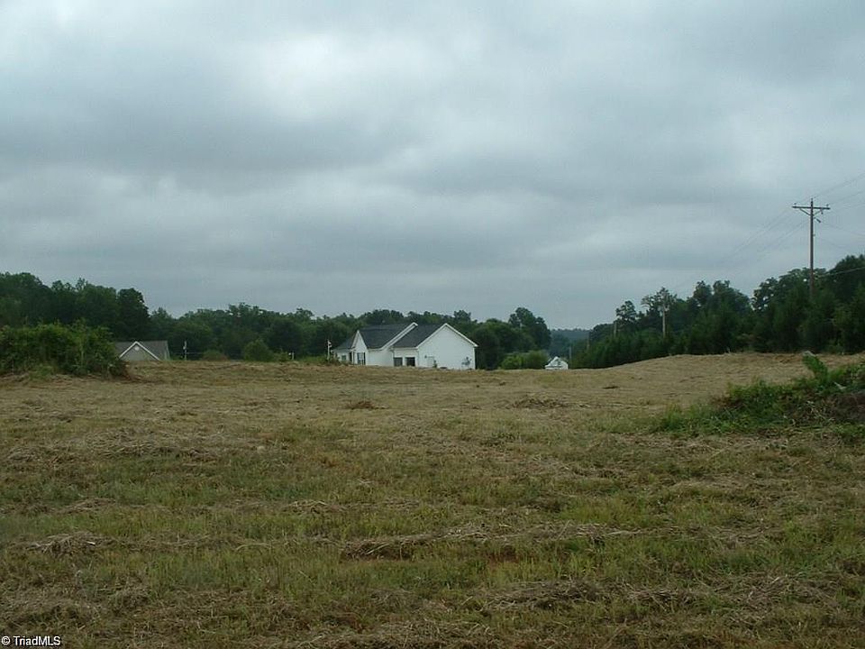 1st image of 108 Cedarwood Pl