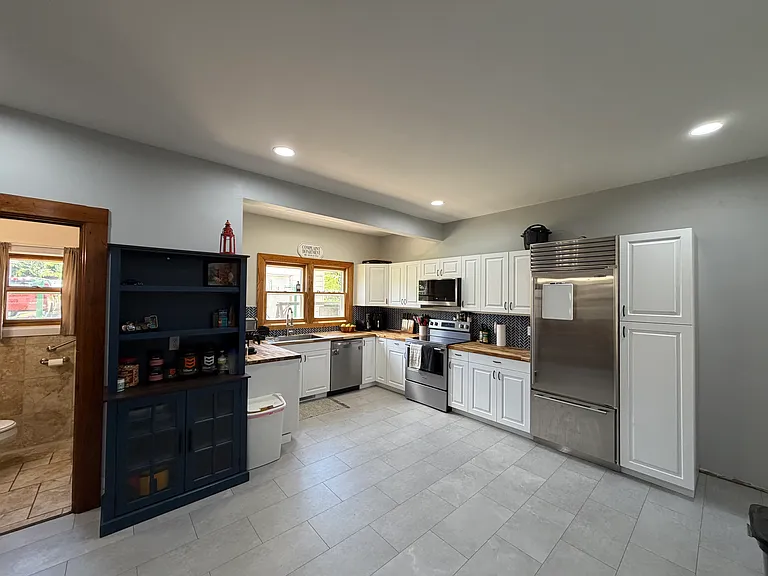 1030 Riverview St — Photo 13
