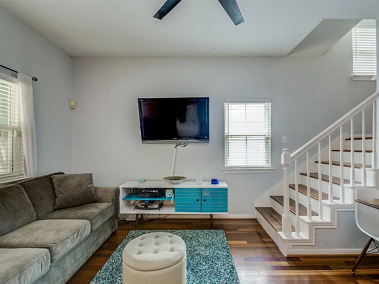 1310 Asbury St — Photo 13