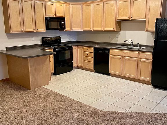 4th image of 303 E Jefferson St #B