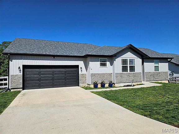 2nd image of 122 La Vista Dr