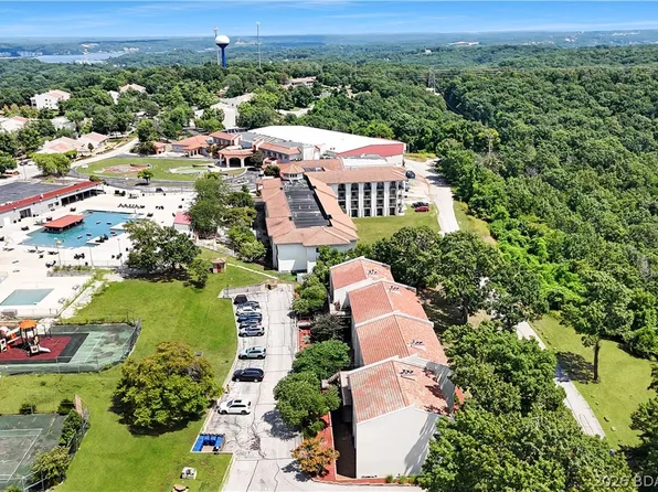 24 E Casa Del Rio Dr #689, Lake Ozark, MO 65049