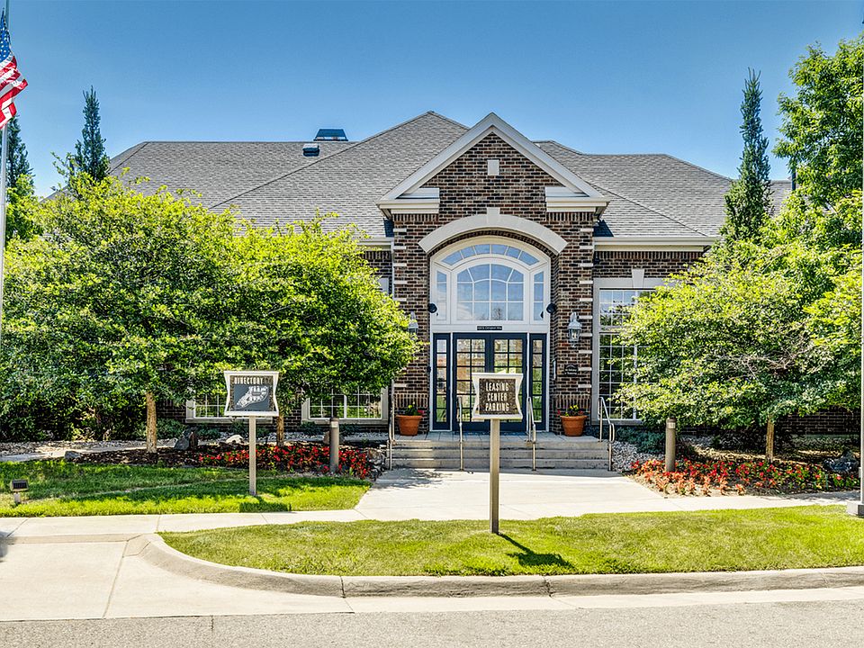 Discover your new home with our leasing experts