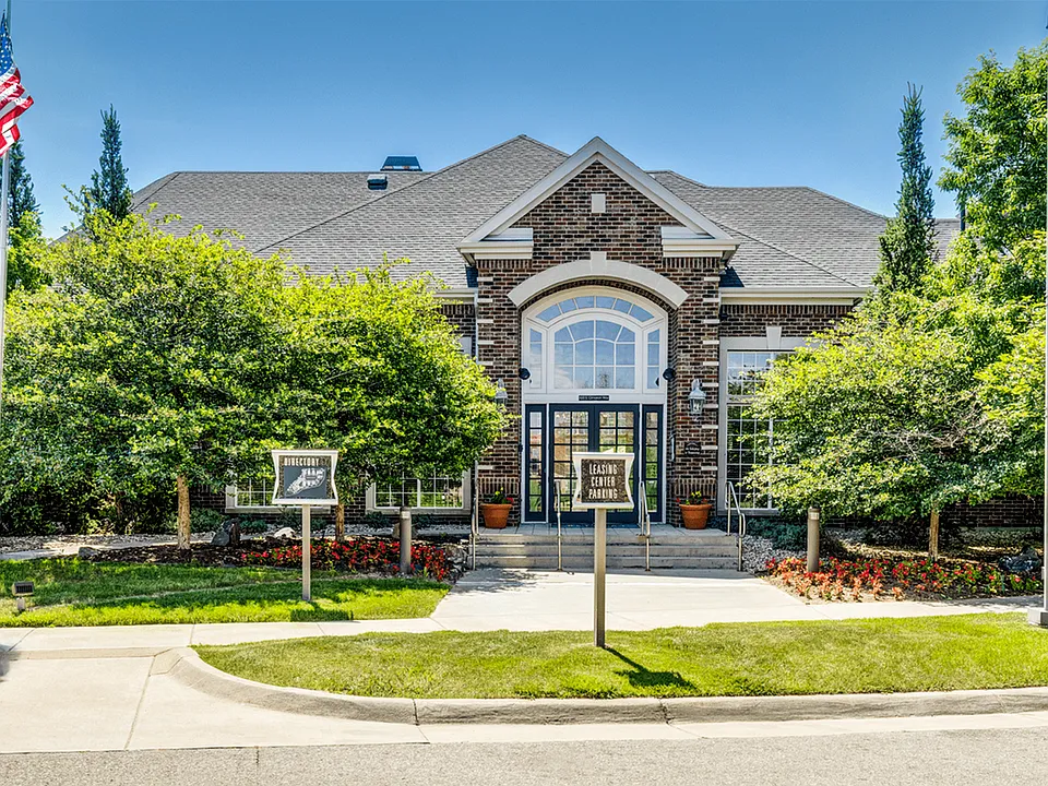 Discover your new home with our leasing experts