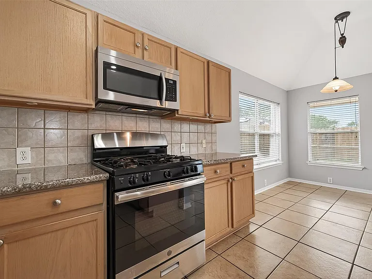 3135 Silver Cedar Trl — Photo 23