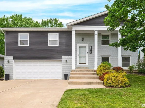 2129 Marigold Dr, Pekin, IL 61554