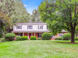 1172 Meadow Park Dr, Akron, OH 44333