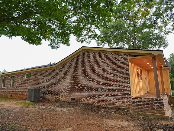 2nd image of 2525 Pittman Rd