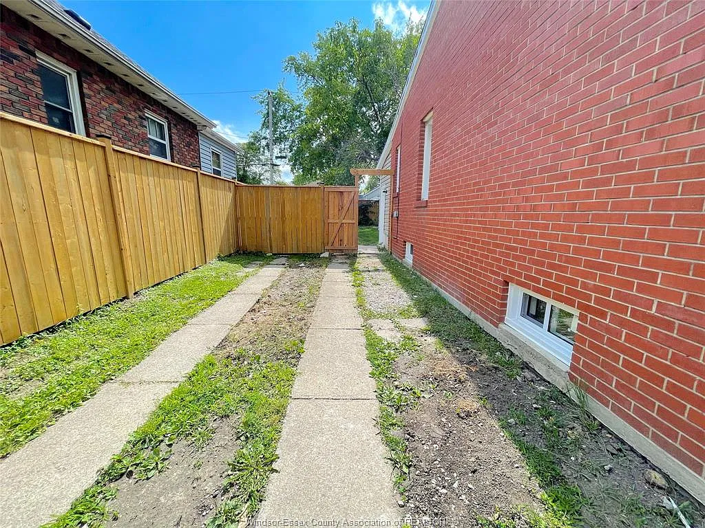 1 bed, $1,699 — Photo 2