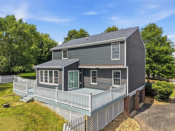 3rd image of 119 Walnut Dr