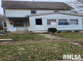 146 N Oak St, Farmington, IL 61531