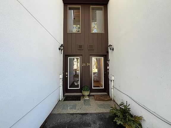 4th image of 10 Middle Ridge Road #25