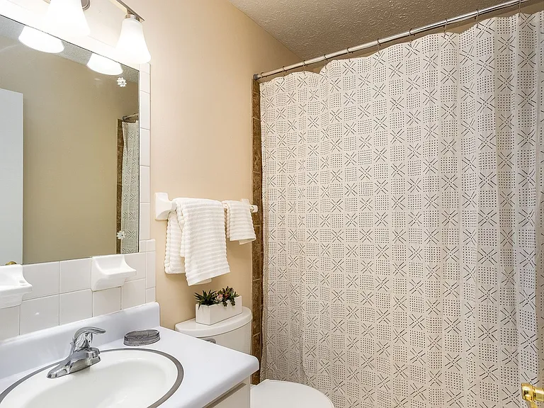 1500 Seminole Dr — Photo 17