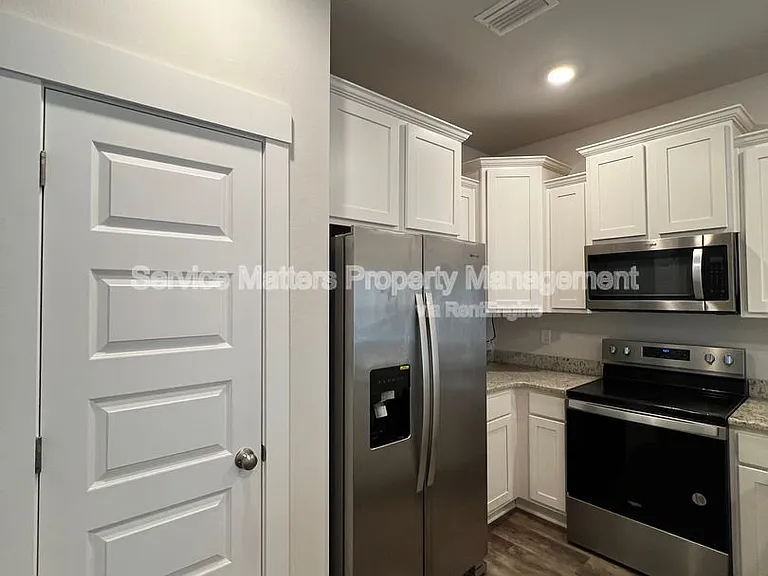 1615 Iroquois Ct — Photo 13