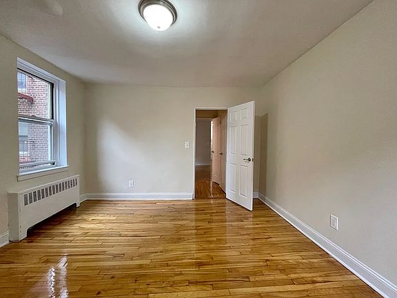 4th image of 14336 Barclay Ave APT 2F