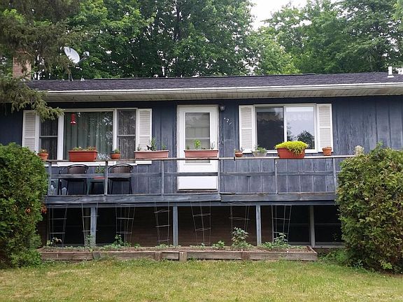 3rd image of 428 E Cherry St