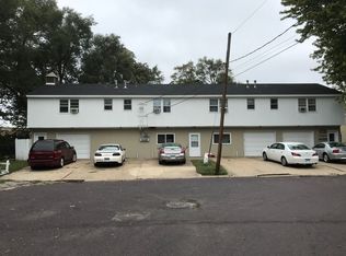 213 Elm St, Pekin, IL 61554