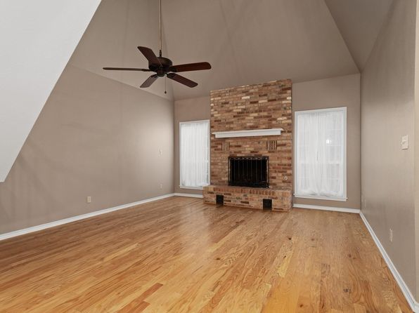 301 Stone Hill Dr #C, Brenham, TX 77833