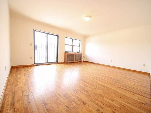 4th image of 491 Columbus Ave Ph A