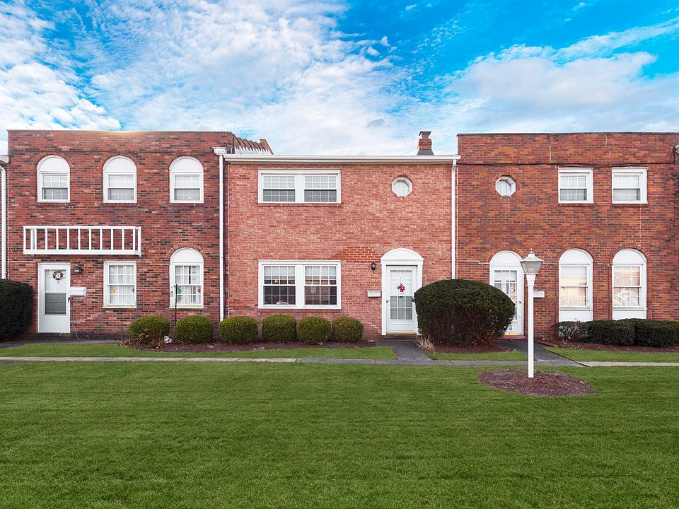 1st image of 24510 Clareshire Dr #7-I