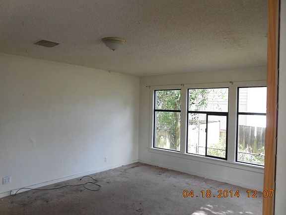 5th image of 10207 272nd Pl NW