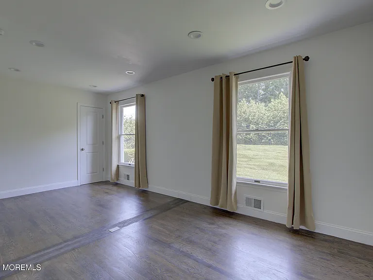 220 Branch Ave — Photo 28