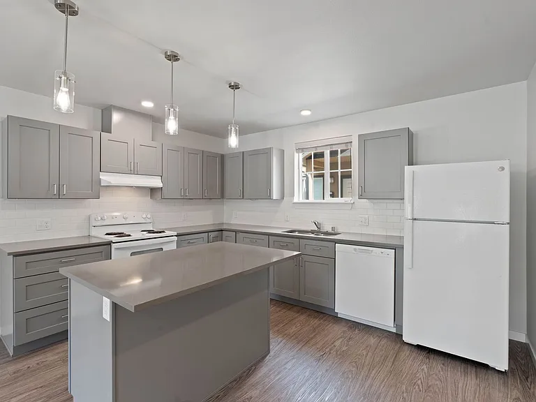 Wall Street Townhomes — Photo 10