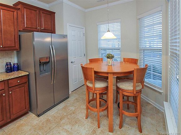 5th image of 5026 Thistle Ln