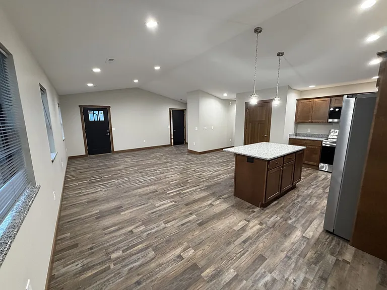 1124 Garfield Ave — Photo 14