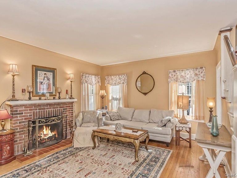 Listing photo 4
