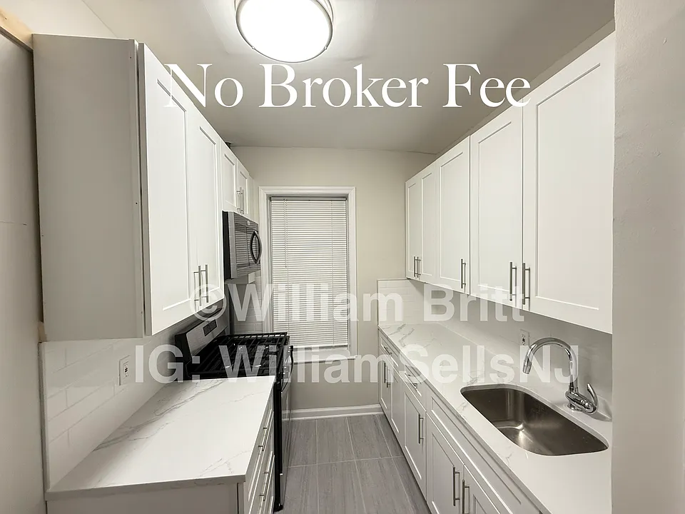 125-127 Corbin Ave #404