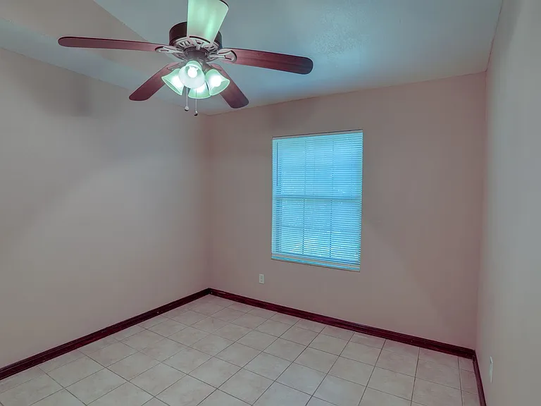 492 Tamarack St — Photo 11