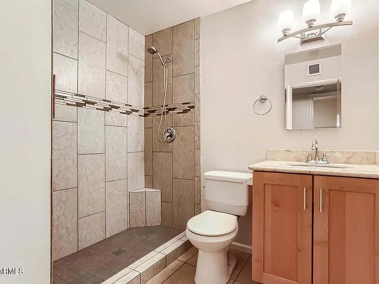 6053 N 22nd Ave — Photo 21