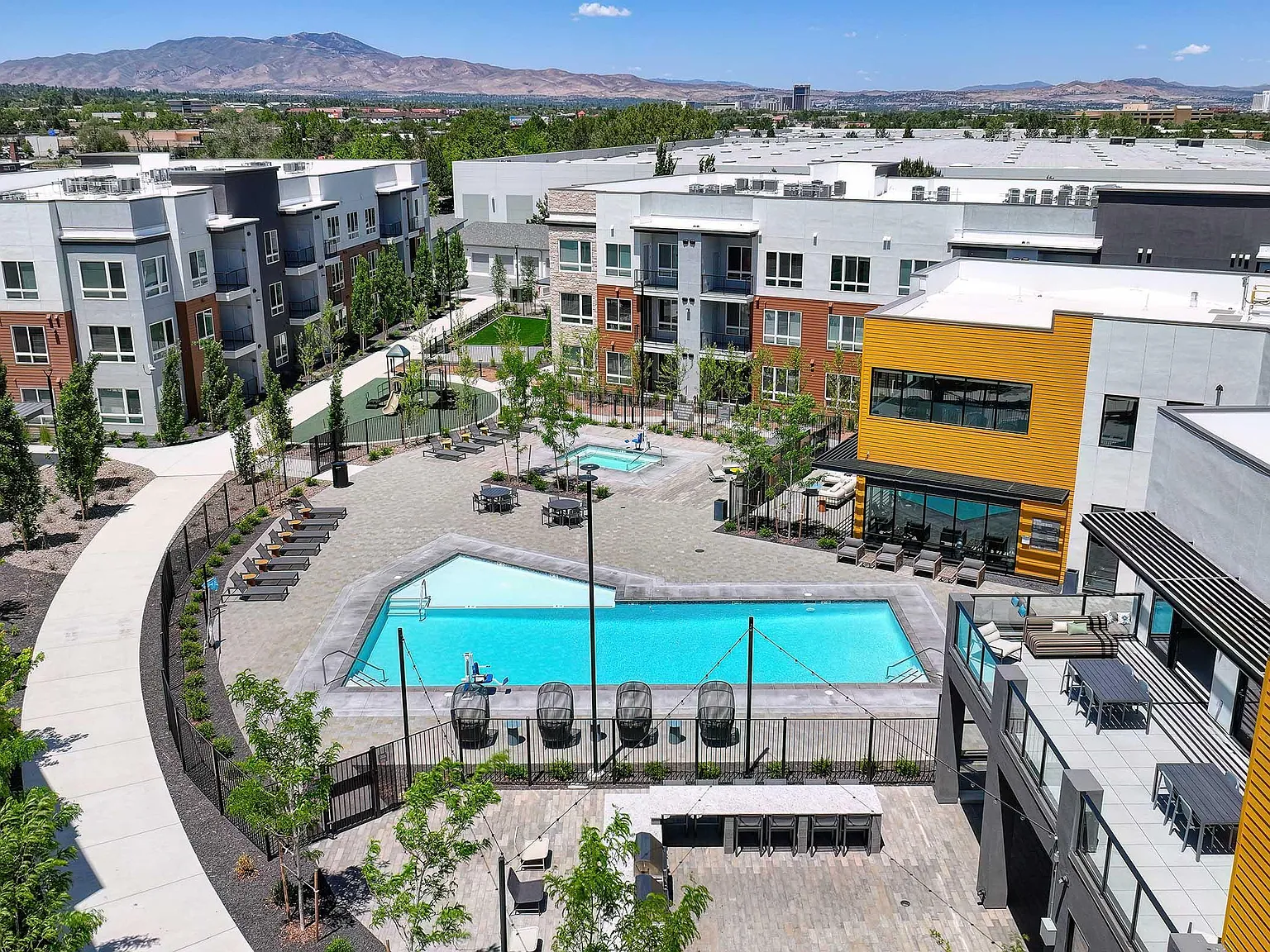 Halcyon Apartments — Photo 3