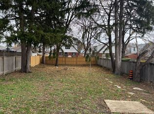 1021 Pharmacy Ave, Toronto, ON M1R 2G8