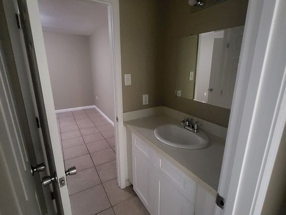 5th image of 10215 El Scott Ave