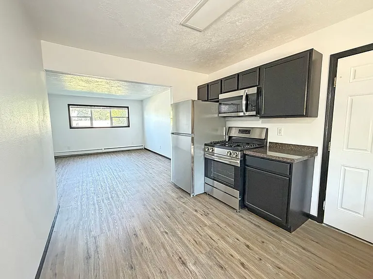Remodeled 2 Bed, 1 Bath in a Convenient Central Location — Photo 22