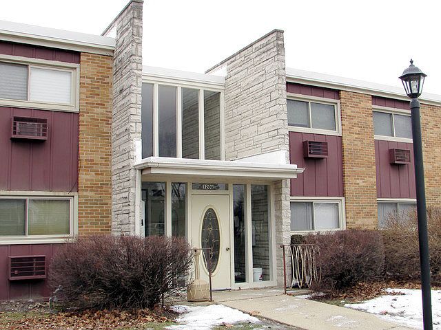 1st image of 120B Collen Dr #108