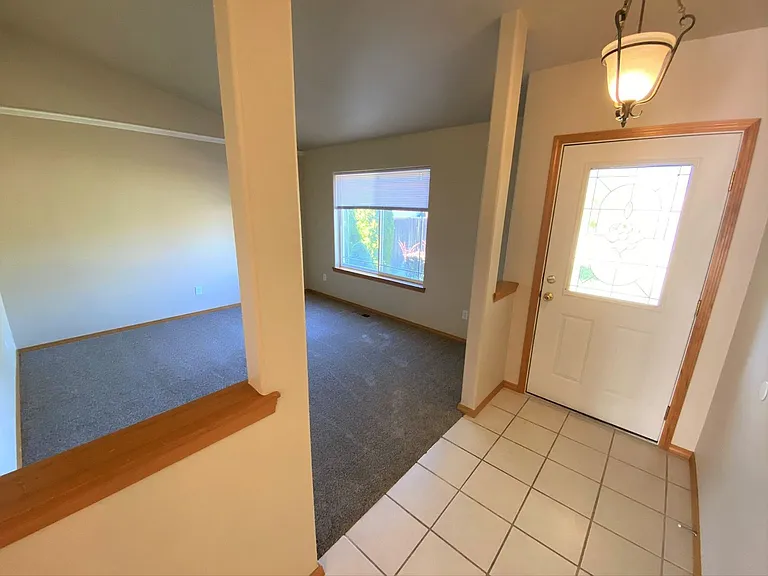 602 E Country Side Ave — Photo 3