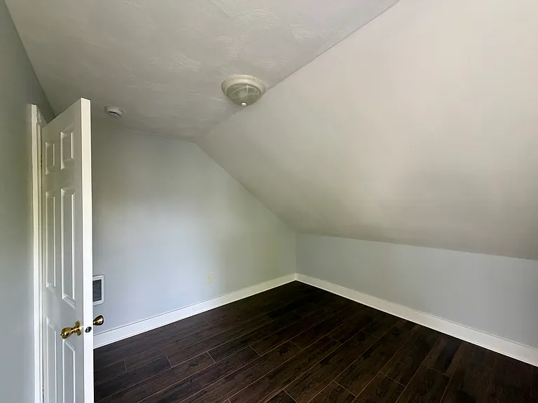 13 Elizabeth St #3 — Photo 11
