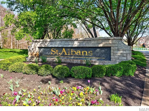 462 Hickory Trace Dr, Saint Albans, MO 63073