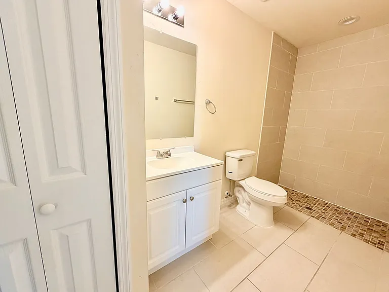 1314 SW Trafalgar Pkwy — Photo 18