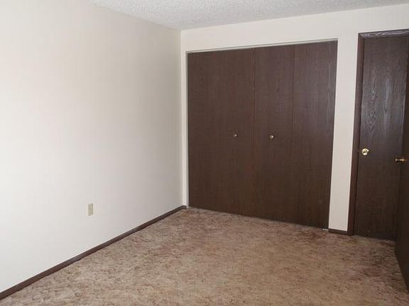 5th image of 807 SW Higgins Ave #1